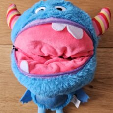 Pożeracz smuteczków z mordką na zamek_worry monster