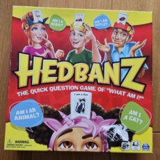 Hedbanz the quick question game of What am I?
