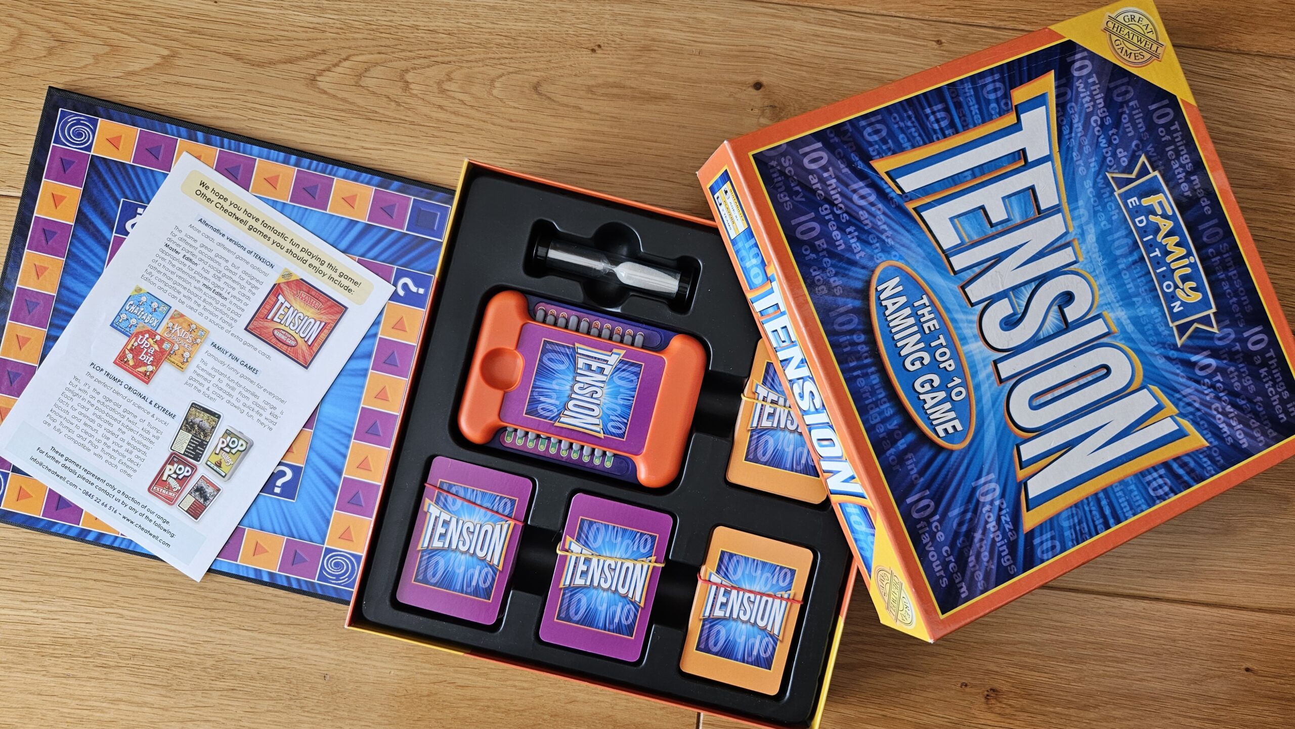 Tension naming card game Cheatwell Family edition - obrazek 4