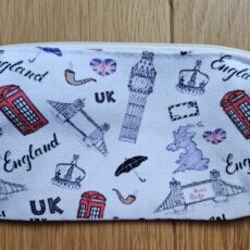 Piórnik z motywami UK